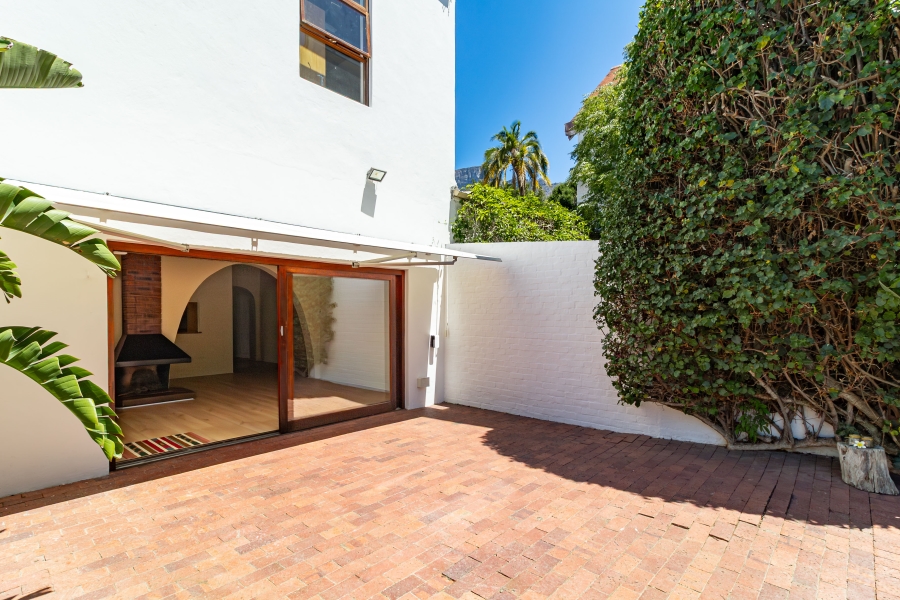 3 Bedroom Property for Sale in Tamboerskloof Western Cape